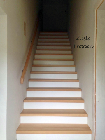 Gerade Treppe